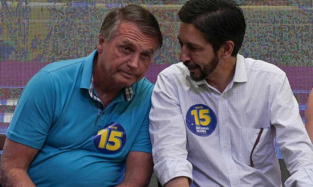 Candidato à reeleição Ricardo Nunes disse que confia no processo eleitoral brasileiro. Contrastando com a fala do seu principal cabo eleitoral, Jair Bolsonaro, que voltou a questionar o resultado das eleições de 2022 -  (crédito: Nelson ALMEIDA / AFP)