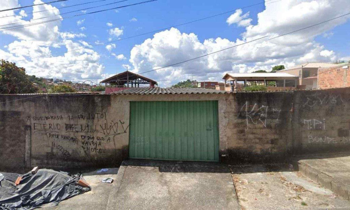 Internato na Grande BH autoriza jovens a comprar sardinha e batata palha, como complemento da alimentação -  (crédito: Google Street View)