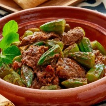 Carne com quiabo (Imagem: Thao Lan | Shutterstock)  -  (crédito: EdiCase)