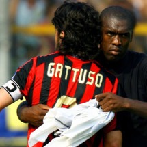 Ex-atacante do Atlético lembra treta entre Gattuso e Seedorf: &#8216;Pegou pelo pescoço&#8217; - No Ataque Internacional