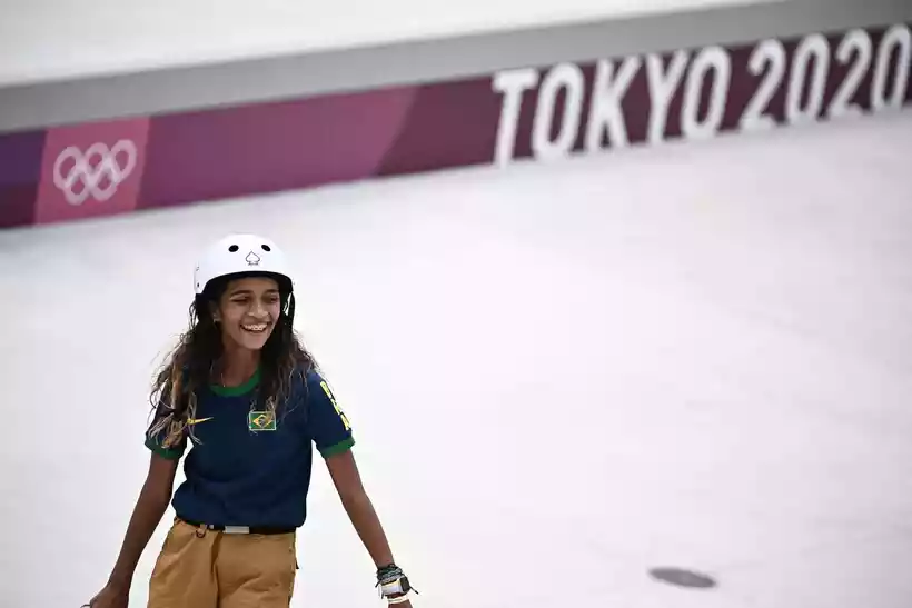  Com a medalha de prata conquistada nas Olímpiadas de Toquio em 2021 e a de bronze em Paris, no ano passado, a atleta de 16 anos se consolidou com uma das melhores deste esporte -  (crédito: LIONEL BONAVENTURE/AFP)