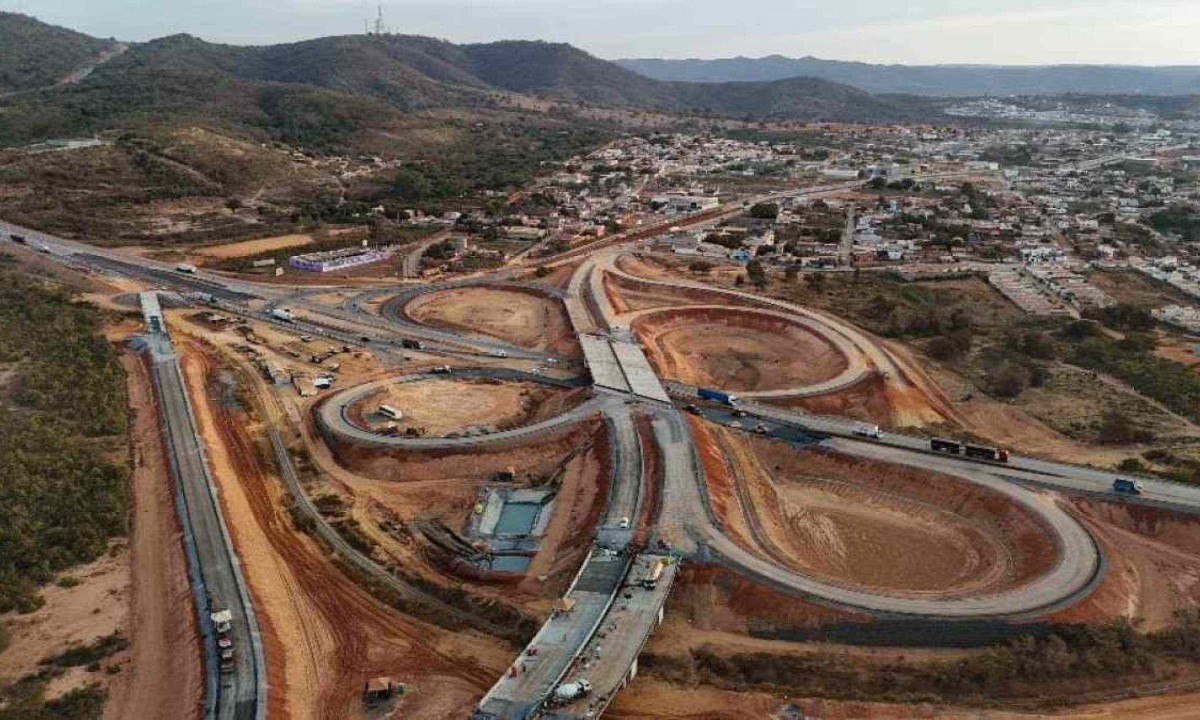 Obras do novo contorno rodovi&aacute;rio de Montes Claros incluem viadutos no trevo da sa&iacute;da para Bocaiuva -  (crédito: Eco 135/divulga&ccedil;&atilde;o)