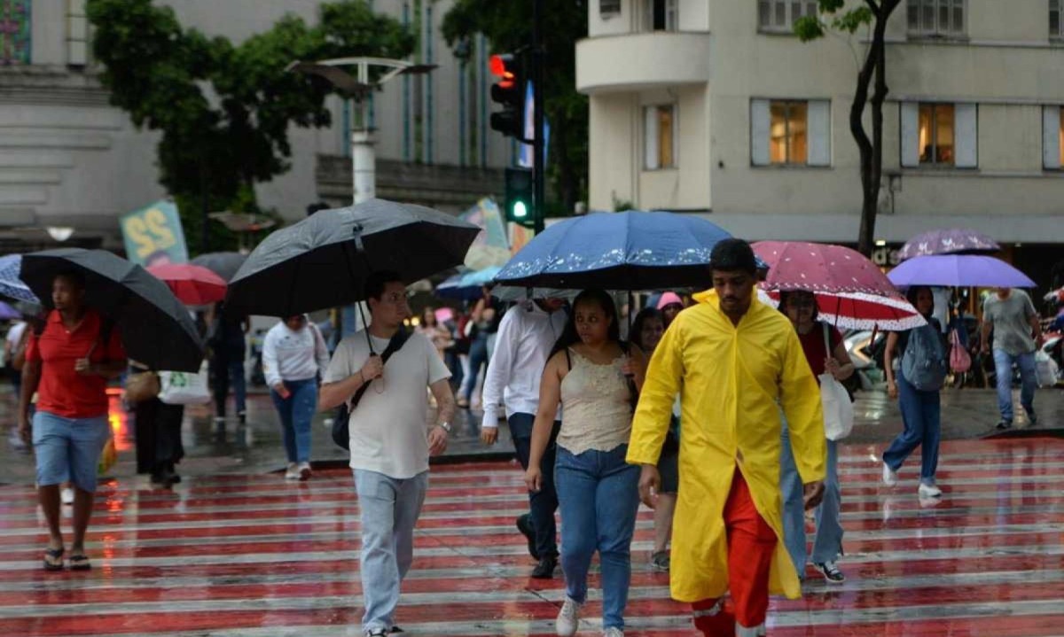Defesa Civil emite alerta de chuvas intensas para Belo Horizonte nesta sexta (25/10) e s&aacute;bado (26/10)  -  (crédito: T&uacute;lio Santos/EM/D.A Press)