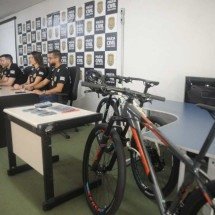 Presos em BH integrantes de quadrilha que roubava Iphones usando bicicleta - Alexandre Guzanche/EM/D.A Press