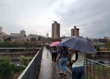 Defesa Civil alerta para pancadas de chuva em Belo Horizonte nas próximas 24 horas -  (crédito: Gladyston Rodrigues/EM/D.A. Press)