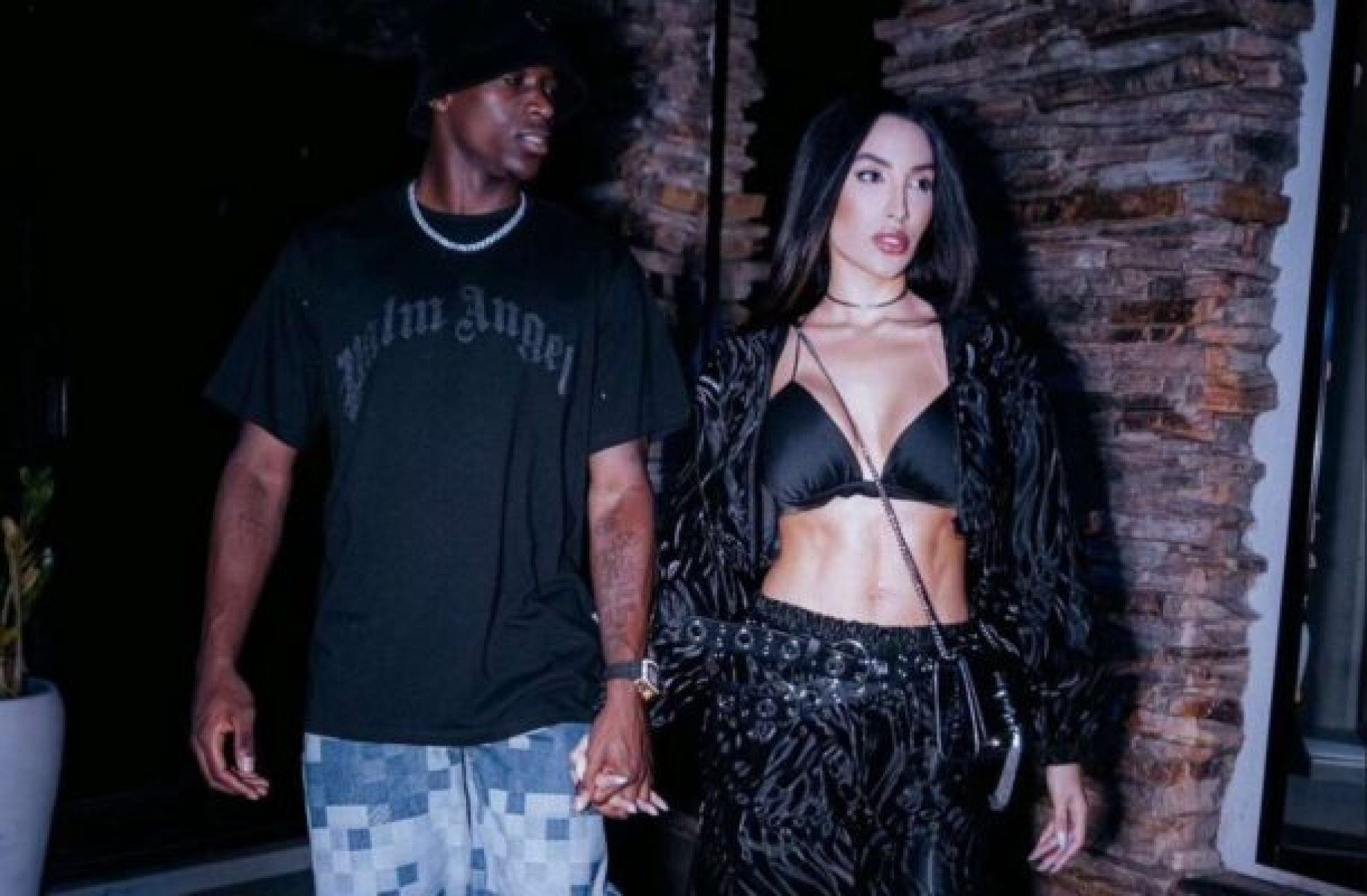 Luiz Henrique presenteia namorada com anel de compromisso cinco dias após assumir romance