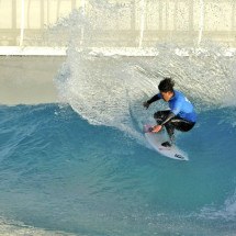 Praias artificiais viram moda, mas exigem cuidado; idoso morreu ao pegar onda - Site The Wave Divulgação