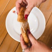 Mineiros ainda preferem os clássicos pastéis de carne e queijo - Mariana Tavares/Divulgação