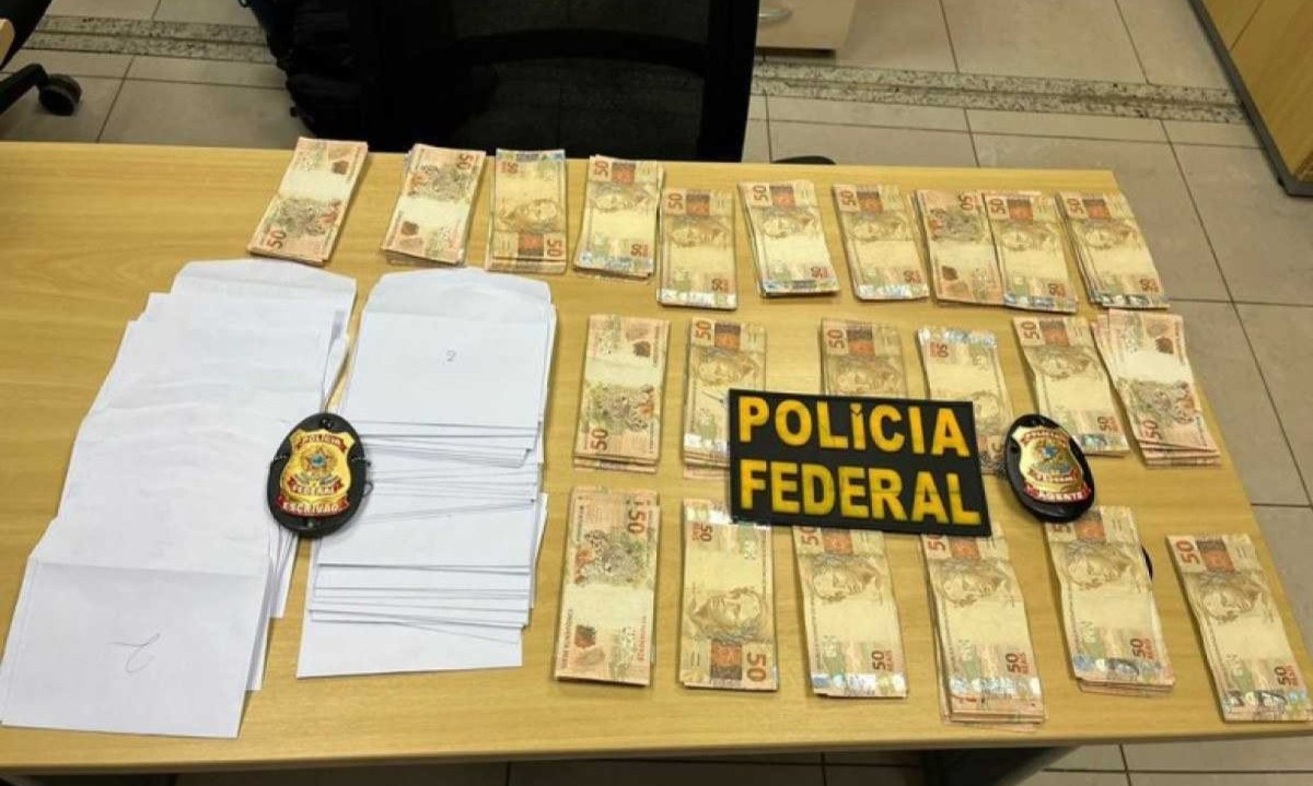 Durante a operação, os policiais encontraram a R$ 21.650,00 em espécie -  (crédito: Divulgação PF)