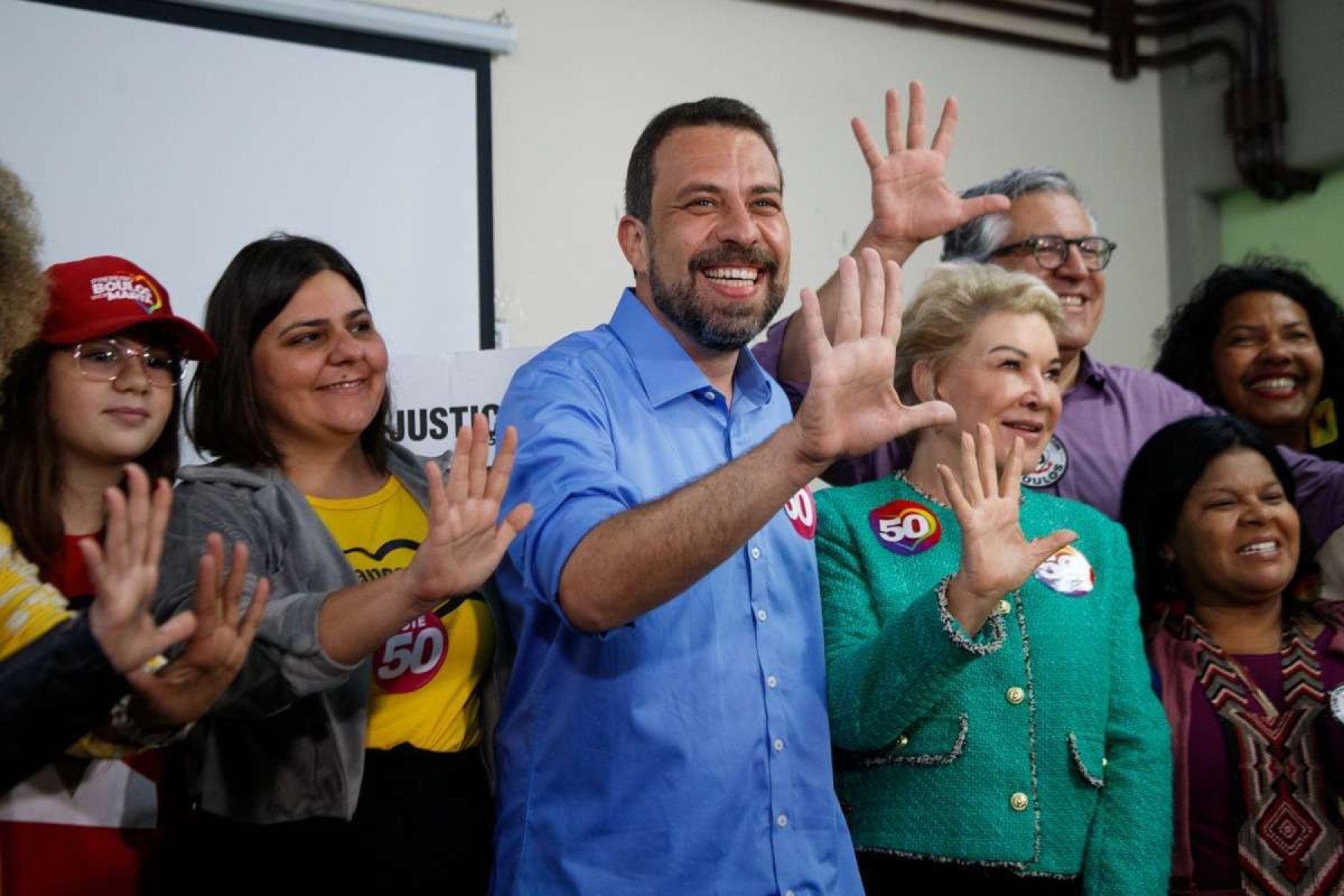 Boulos vota ao lado de Marta e ministros de Lula e diz que eleição será definida na última hora