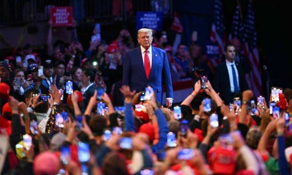 O candidato do Partido Republicado à Presidência dos EUA, Donald Trump, durante comício em Nova York  -  (crédito: Angela Weiss/27.out.24/AFP)