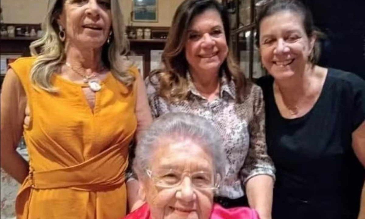 Palmirinha e as três filhas, Tânia, Nanci e Sandra -  (crédito: Instagram/ Reprodução)