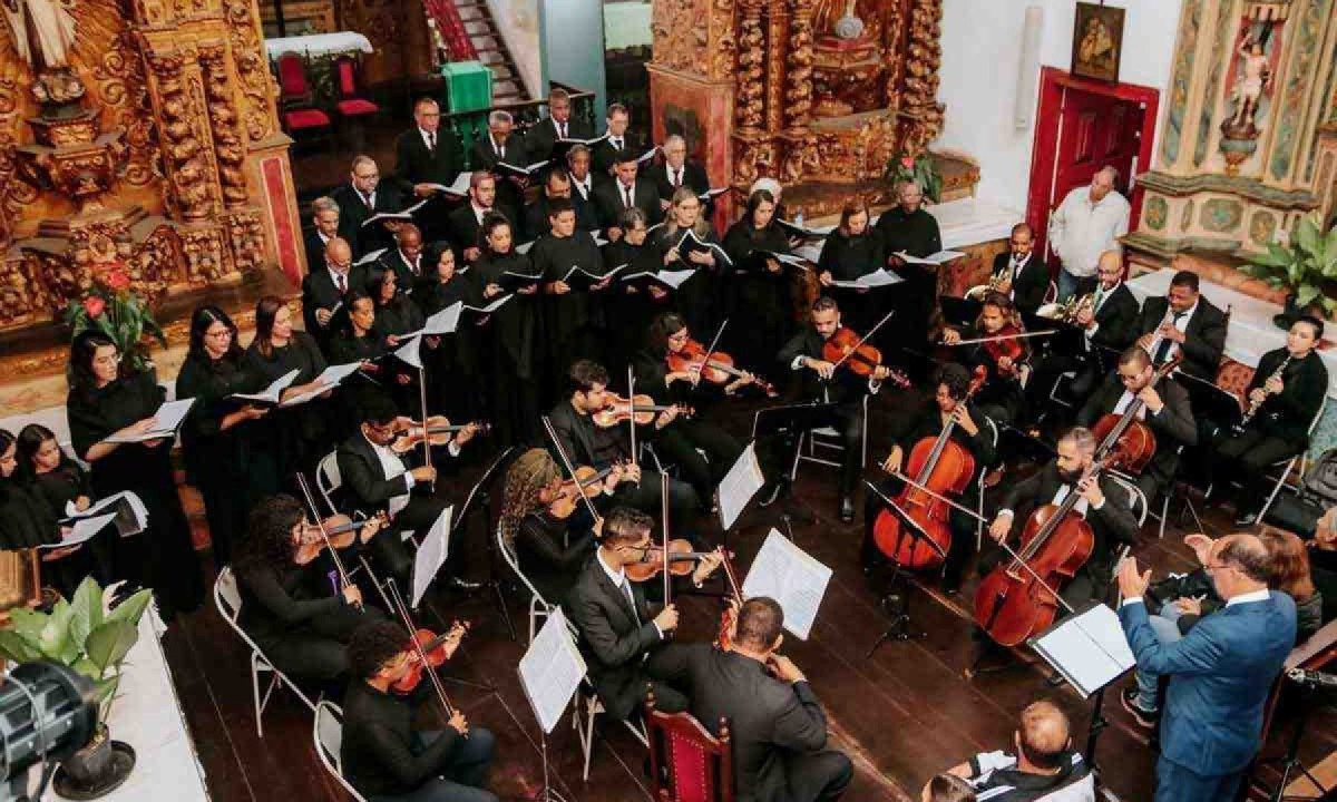 Coral Cidade dos Profetas, regido pelo maestro José Herculano Amâncio, interpreta obras de Chico Aniceto, Francisco Gomes e do Padre João de Deus -  (crédito: Carol Lacerda/Divulgação.)