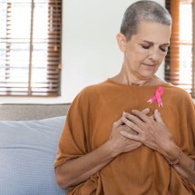 Mulheres com câncer de mama têm mais chances de depressão - DINO