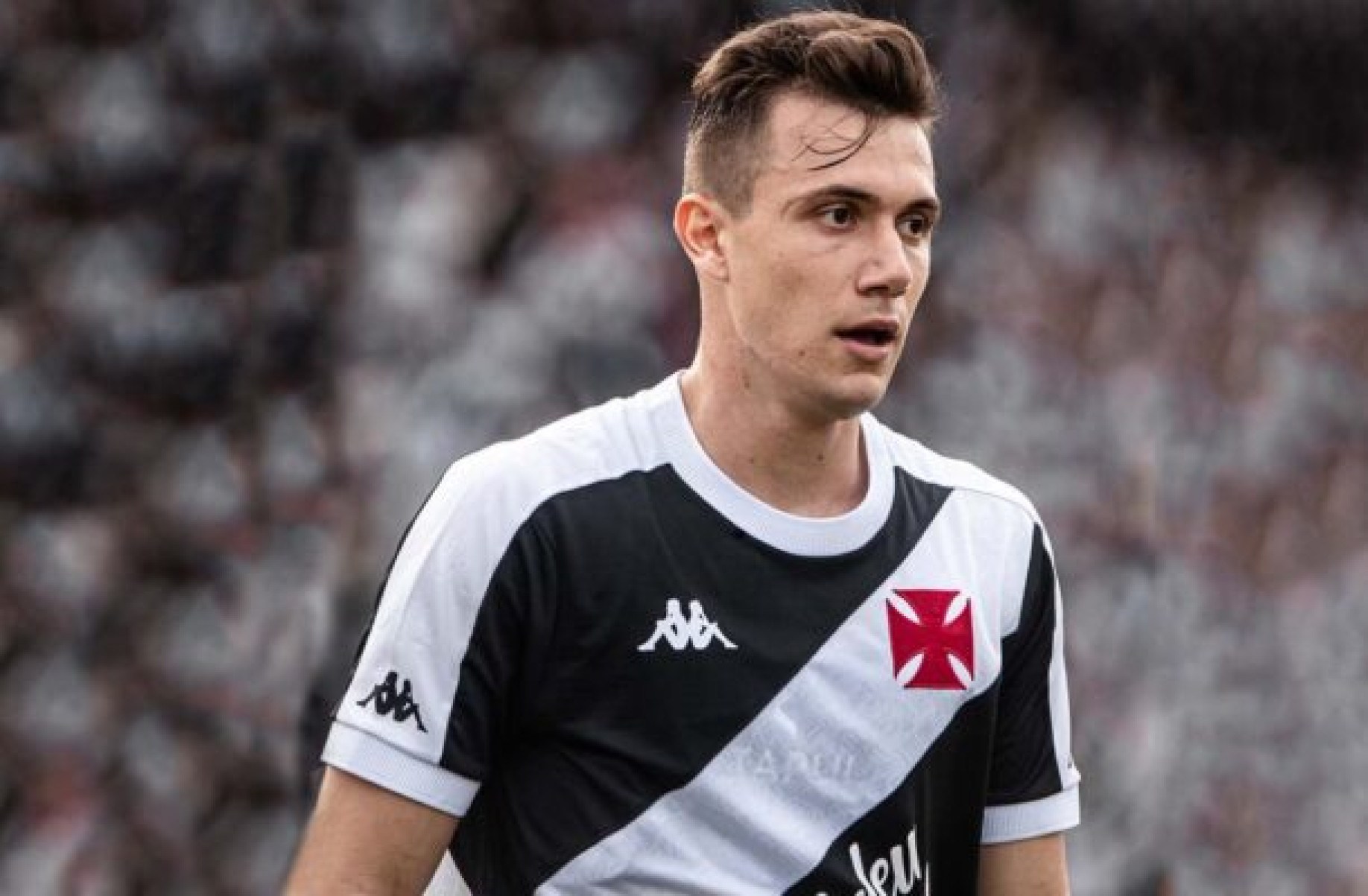 Lucas Piton atinge marca de 100 jogos pelo Vasco