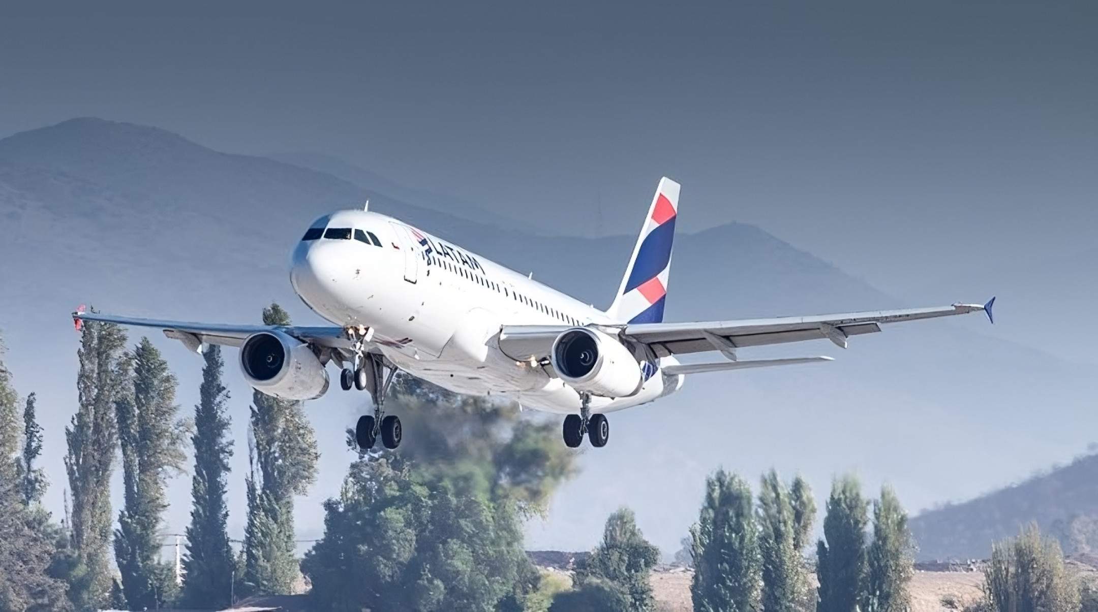 LATAM escala tripulação 100% gaúcha em seu primeiro voo na reabertura do aeroporto de Porto Alegre