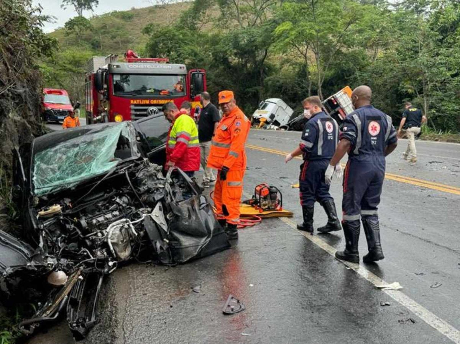 Idoso morre e três pessoas ficam feridas em acidente na BR-116, em Minas