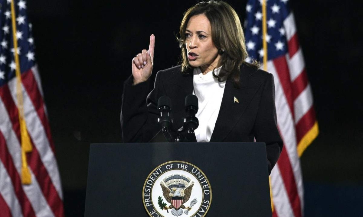  US Vice President and Democratic presidential candidate Kamala Harris speaks on The Ellipse just south of the White House in Washington, DC, on October 29, 2024. The Harris-Walz campaign is billing the speech as 