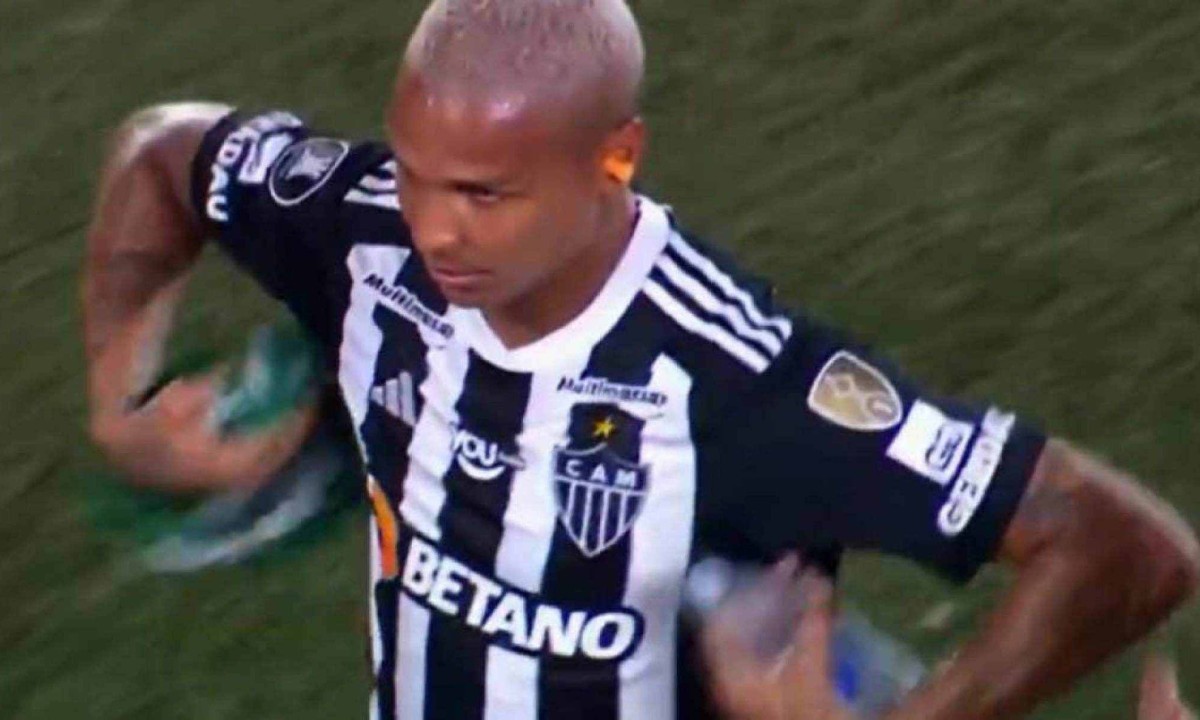 Deyverson, do Atlético, provocou torcedores do River Plate
- (crédito: Reprodução)