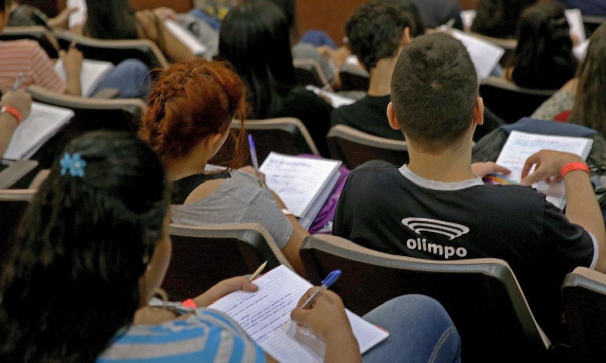 O Exame Nacional do Ensino Médio (Enem) 2024 começa neste domingo (3) -  (crédito: Wilson Dias Agência Brasil)