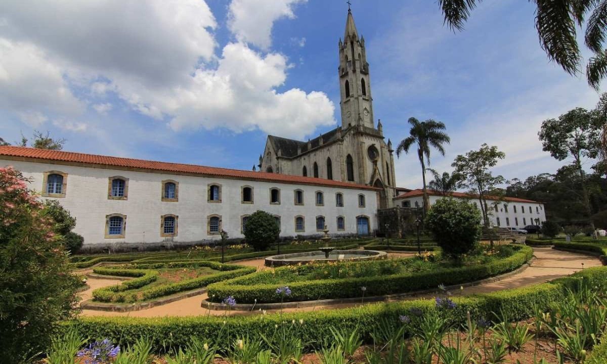 Foram contabilizados aproximadamente 5 mil hectares de áreas de biodiversidade consumidas pelas chamas na Reserva Particular do Patrimônio Natural do Caraça -  (crédito:  Oswaldo Barthel Monteiro/PBCM)