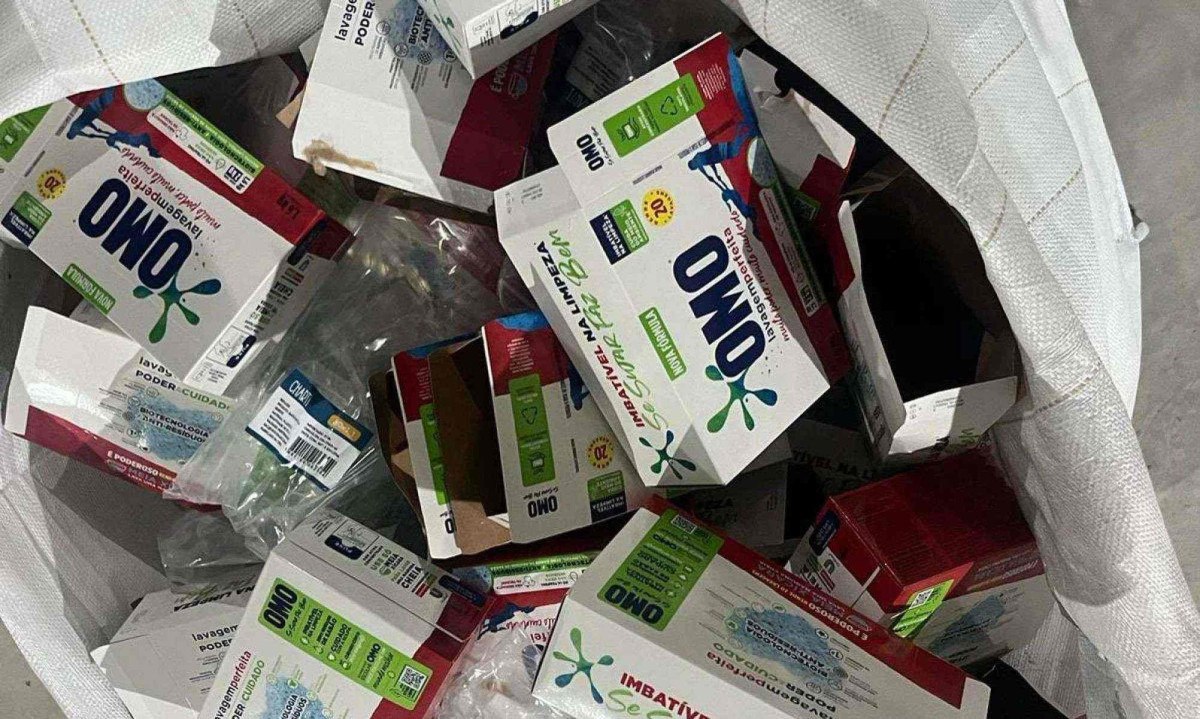 Polícia Civil apreende 60 toneladas de sabão em pó falsificado em MG -  (crédito: DivulgaÃ§Ã£o/PCMG)