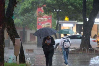 Alerta de chuvas intensas é válido para estados do Norte de Minas Gerais até a manhã de segunda-feira (11/11) -  (crédito: Túlio Santos/EM/D.A Press)