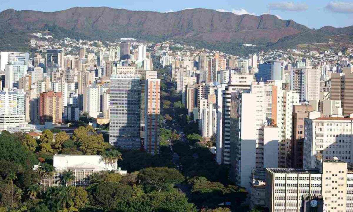 O comércio de rua e os shoppings estão autorizados a convocar funcionários para trabalharem nos feriados da Proclamação da República e Dia da Consciência Negra  -  (crédito: Alexandre Guzanshe/EM/D.A PRESS)