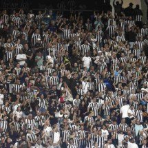 Clube obtém público melhor (107.709 torcedores) em duas partidas como mandante do que todos os jogos somados do Carioca e Copa do Brasil -  (crédito: Foto: Vitor Silva/Botafogo)