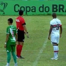 Partida, válida pelas quartas de final da competição, termina em 1 a 1. Manso e Davizinho marcam os gols do jogo -  (crédito: Foto: Reprodução / SporTV)