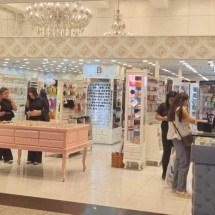 Criança autista faz xixi em loja de shopping de BH e funcionários desdenham - Reprodução/Redes sociais 