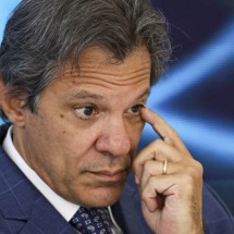 Economistas estimam que governo precisa cortar R$ 60 bilhões em gastos