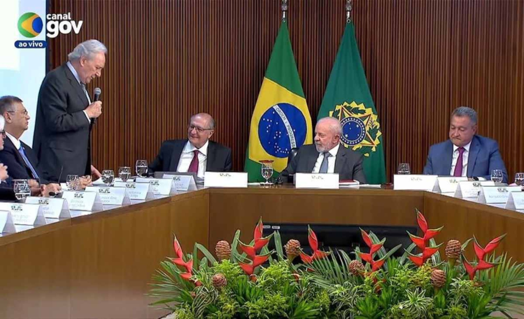 Lula propõe a governadores pacto nacional para combater o crime no Brasil