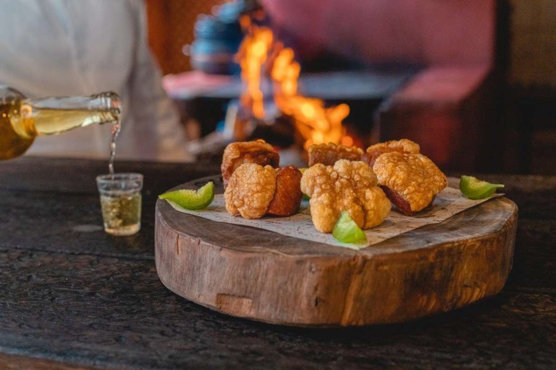 Um dos mais conhecidos restaurantes de comida mineira de BH, o Xapuri, de Flávio Trombino, em 67º lugar, oferece em um ambiente de fazenda mesa farta e tradição-Qu4rto Studio/Divulgação