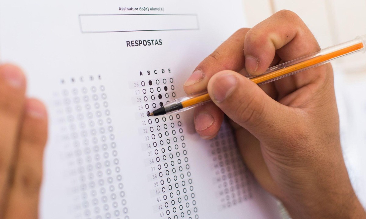 'Começar pelo exercício mais fácil' e outros erros comuns de alunos em provas como o Enem, segundo a ciência -  (crédito: Getty Images)