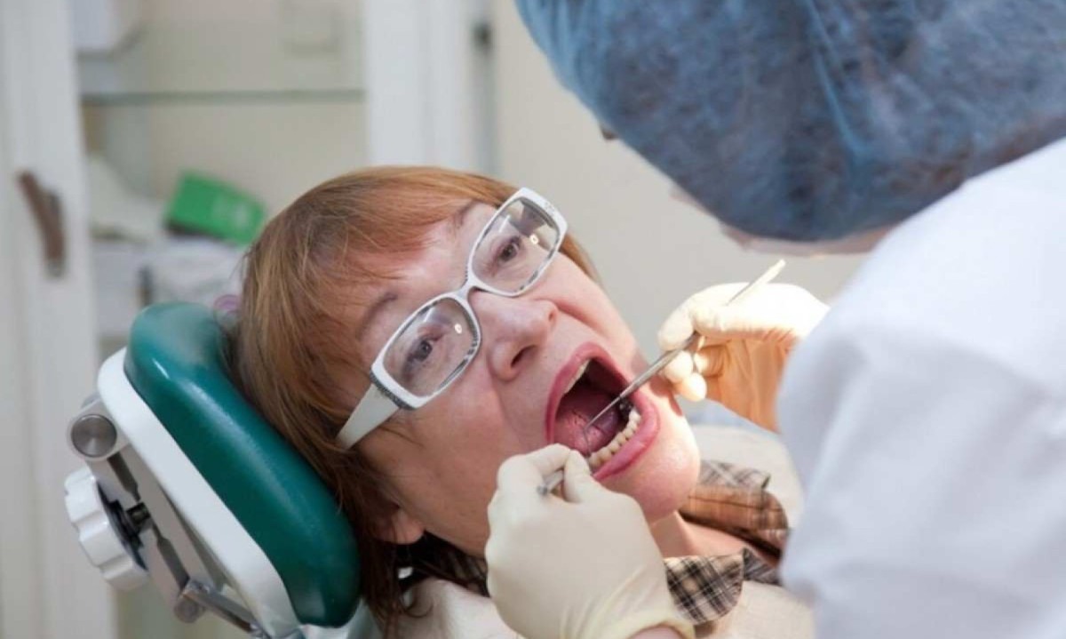 Durante a Semana Nacional de Prevenção ao Câncer Bucal, profissionais de saúde reforçam a importância de adotar medidas simples que podem salvar vidas, como ir ao dentista regularmente -  (crédito: Freepik)