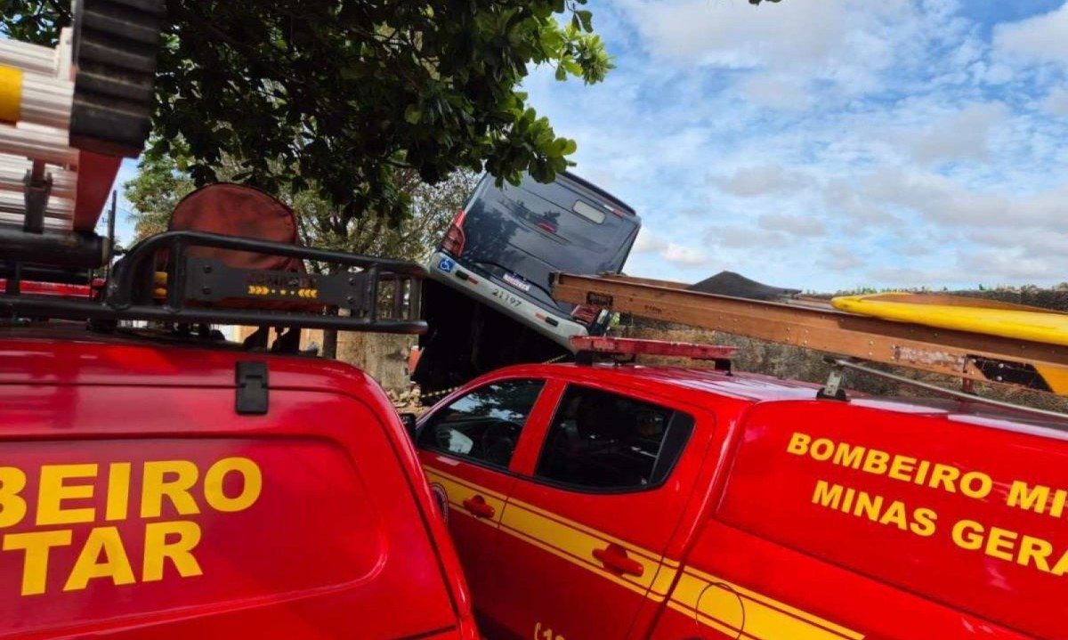 Ônibus começou a rodar nessa quinta-feira (31/10) e fez apenas seis viagens -  (crédito: Jair Amaral/EM/D.A Press)