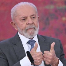 Lula "realizou caminhadas", diz boletim médico - Evaristo Sa / AFP