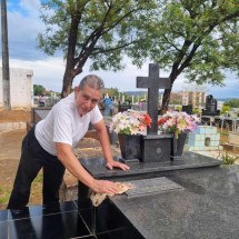 Finados: parentes antecipam homenagens aos entes que morreram - Luiz Ribeiro/DA Press