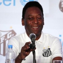 Após a morte de Pelé em 2022, o corpo do Rei do Futebol foi sepultado em um memorial na cidade de Santos -  (crédito: Foto: Raimundo Rosa/PMS)