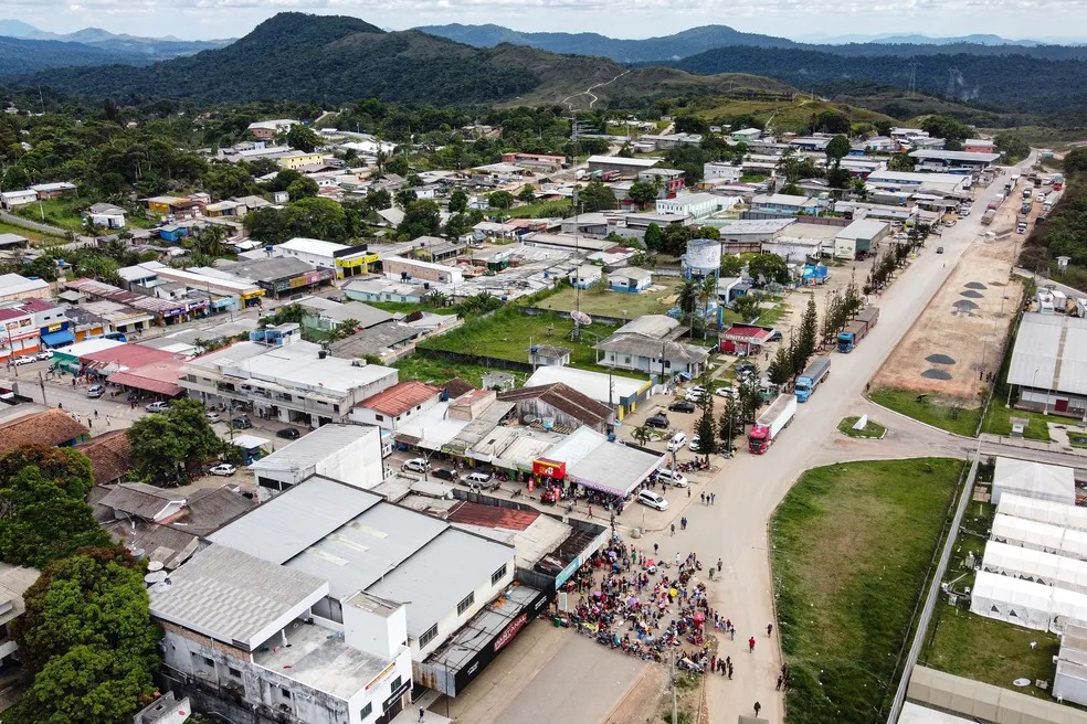 Cidade em Roraima não tem – nem poder ter – cemitério. No Dia de Finados, moradores viajam; entenda o motivo