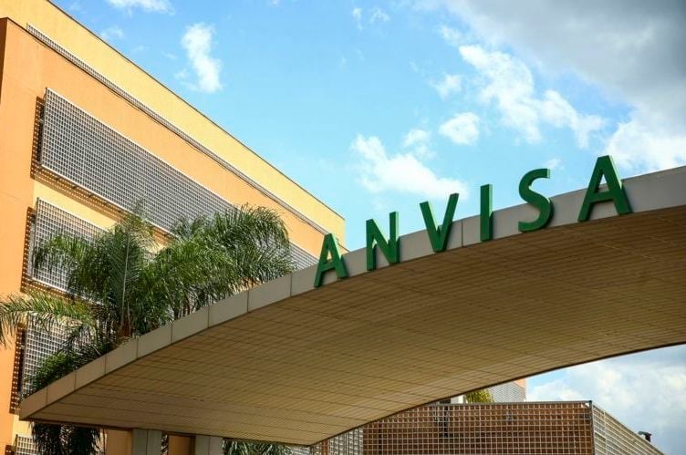 Riscos de fumar: Anvisa aprova novas advertências para embalagens de cigarro