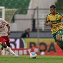 Em situação complicada na tabela, equipes fazem bom primeiro tempo, caem de rendimento no segundo e empatam pelo Brasileirão -  (crédito: Foto:  AssCom Dourado)