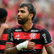 Flamengo massacra Atlético e está perto do penta - Alexandre Guzanshe/EM/D.A Press