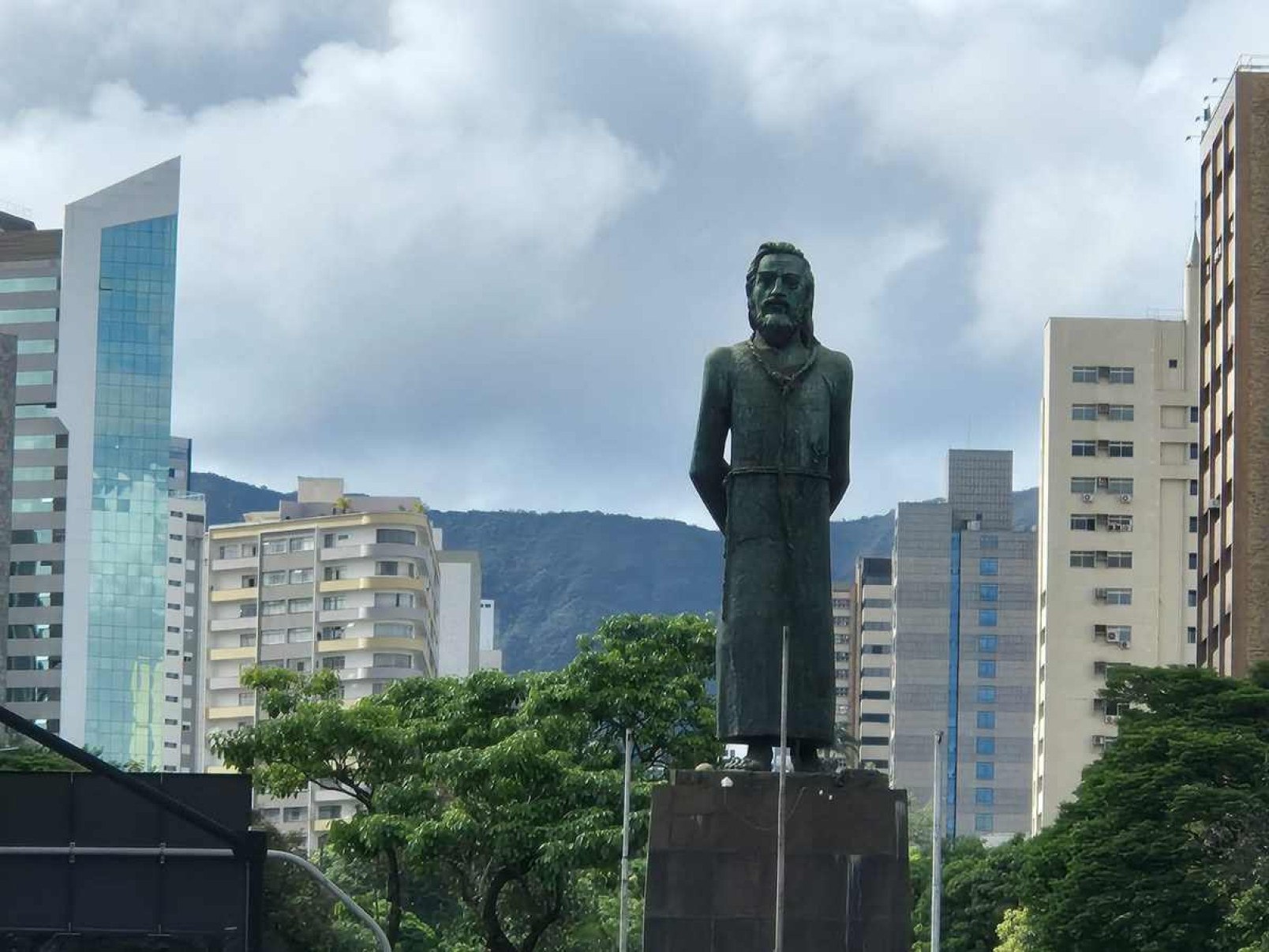 Chuva a qualquer momento em todo estado, especialmente no Triângulo