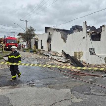 Incêndio de grandes proporções atinge loja de eletrônicos em BH - Jair Amaral/EM/D.A Press