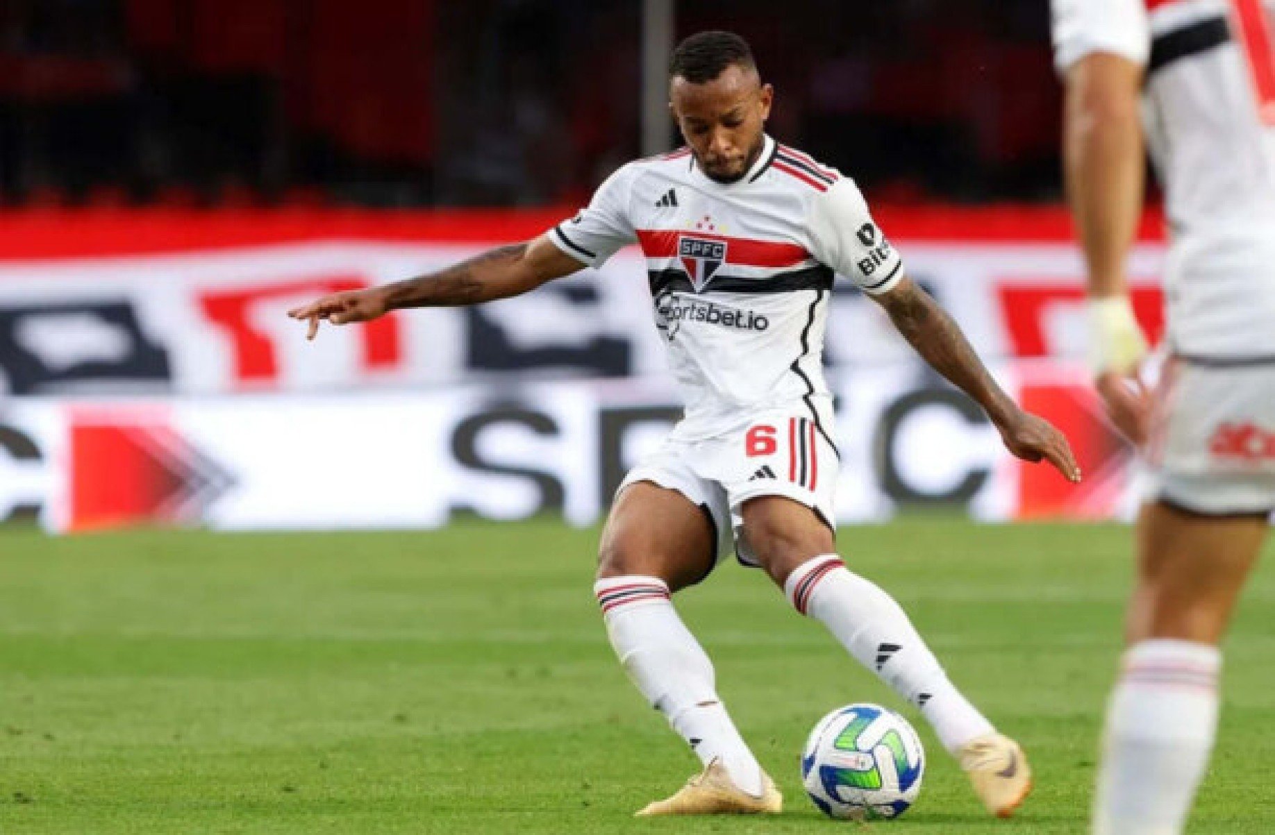 Wellington sente lesão e não viaja com São Paulo para Salvador