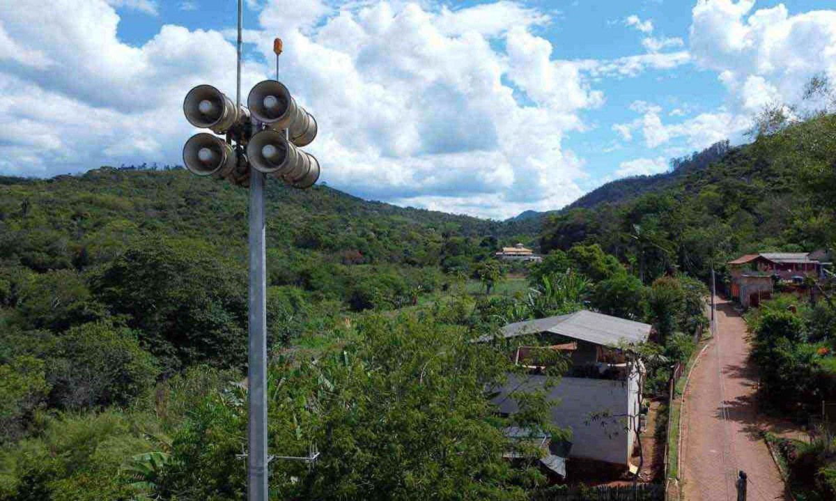 conjunto de sirenes do complexo de mineração no distrito de santa bárbara -  (crédito: Leandro Couri/EM/D.A Press)