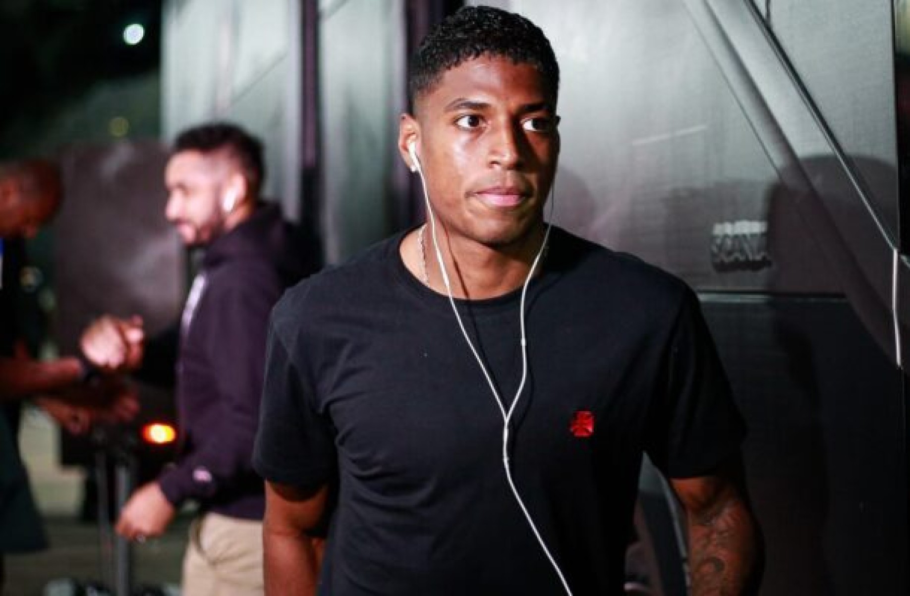 Emerson Rodríguez falta treino e desfalca o Vasco contra o Botafogo