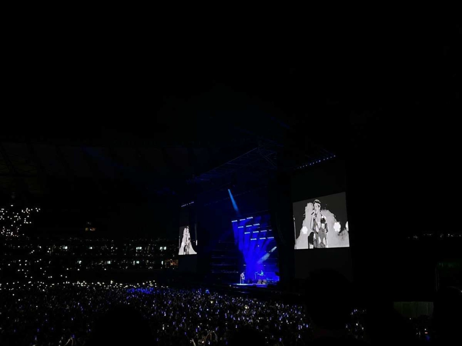 Em show no Mineirão, Bruno Mars brinca em português e supera chuva